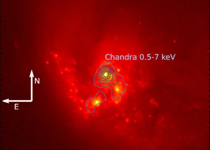 Pillantás egy három galaxis ütközéséből születő rendszer belsejébe
